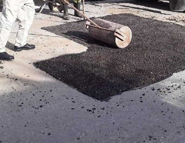 En Trinidad se produce asfalto frío para mejorar sus viales