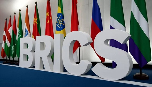 Brics rechazan chantaje arancelario de EEUU, Lula denuncia despliegue militar en el Caribe