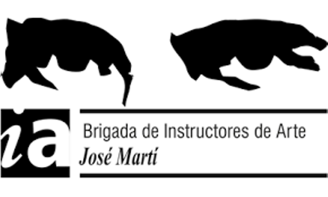 Instructores de arte de Sancti Spíritus agasajan al 4 de abril