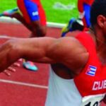 Yasniel Carrero a su tercer mundial de relevos en Nassau