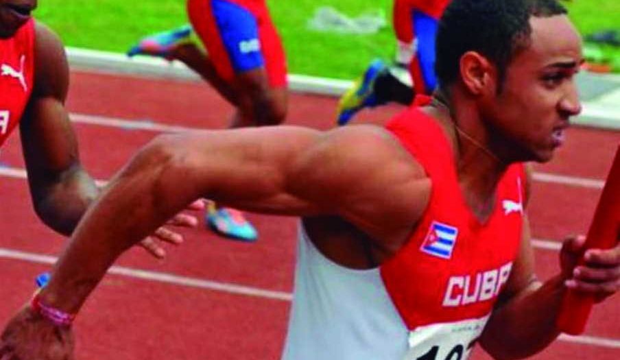 Yasniel Carrero a su tercer mundial de relevos en Nassau