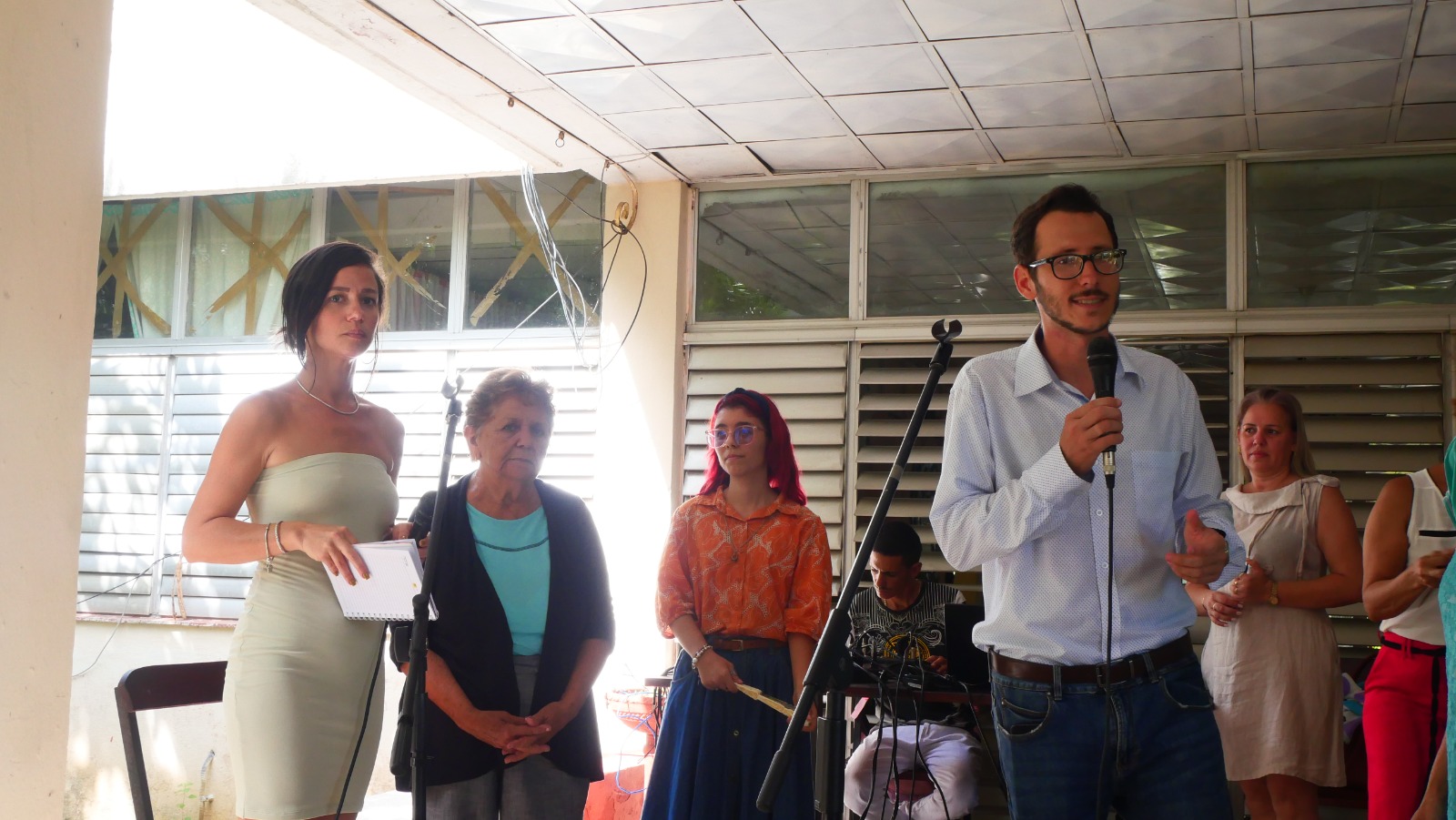 De fiesta la familia radial