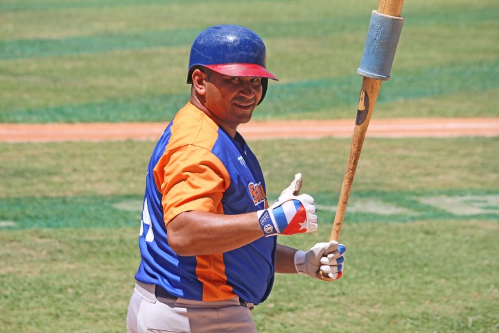 Leyenda del béisbol cubano jugará su postemporada número 22