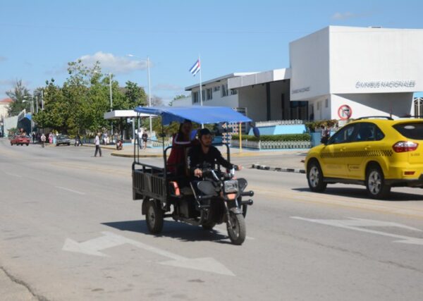 La ciudad avanza en el tiempo, pero la cotidianidad se dinamiza. Foto:  Oscar Alfonso Sosa.