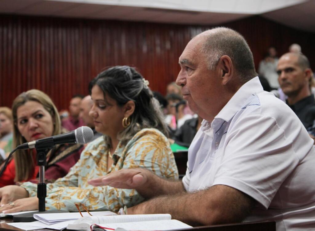 Materializar cuanto antes alternativas para solucionar problemas, tema en la clausura de la visita. Foto: Oscar Alfonso Sosa.