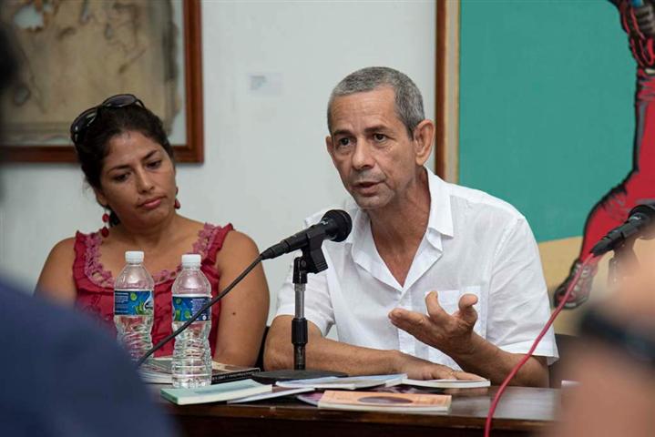 Espacio literario rinde homenaje a destacado poeta espirituano