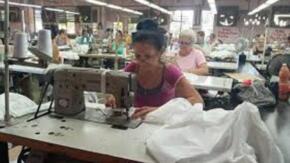 Confecciones Cumbre por completar elaboración de uniformes escolares