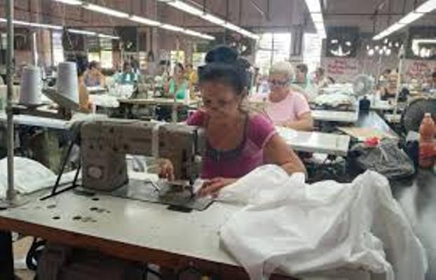 Confecciones Cumbre por completar elaboración de uniformes escolares