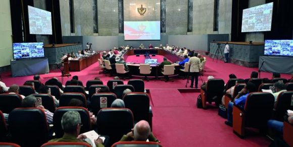 Consejo de Ministros analiza proyecciones del Gobierno para corregir distorsiones y reimpulsar la economía