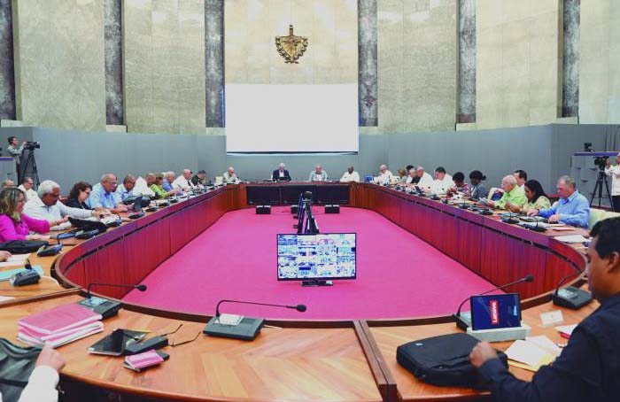 Evalúa Consejo de Ministros, economía, presupuesto e inversiones