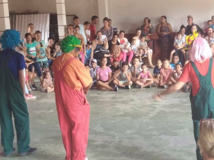 Cruzada teatral permite a vecinos de La Sierpe vivir días en modo verano