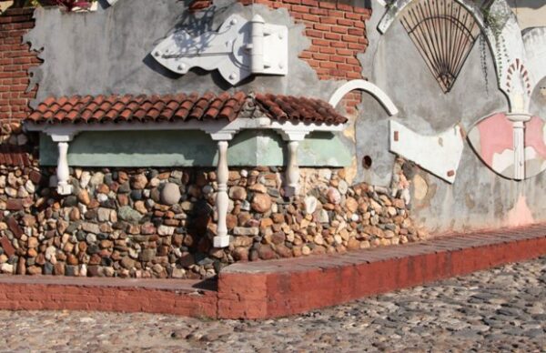 La muralística moderna refleja en detalles los elementos que priman en la arquitectura de la ciudad añeja. Foto: Oscar Alfonso Sosa.