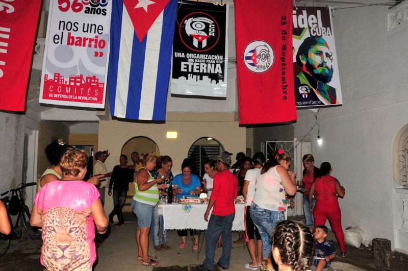 En cada barrio, Revolución