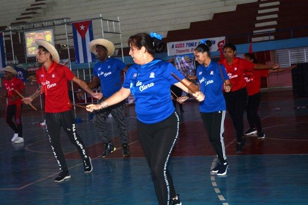 Variadas coreografías matizaron el evento. Foto: Oscar Alfonso Sosa.