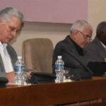 Participa presidente de Cuba en debates del Parlamento