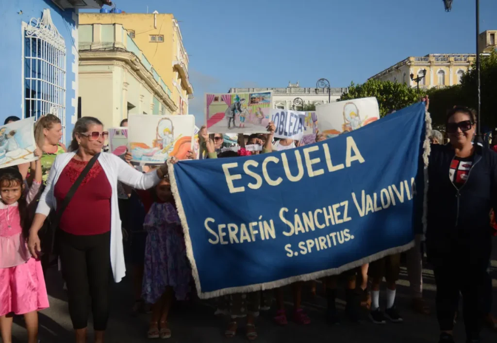 El Parque Serafín Sánchez vibró con el homenaje a Martí.