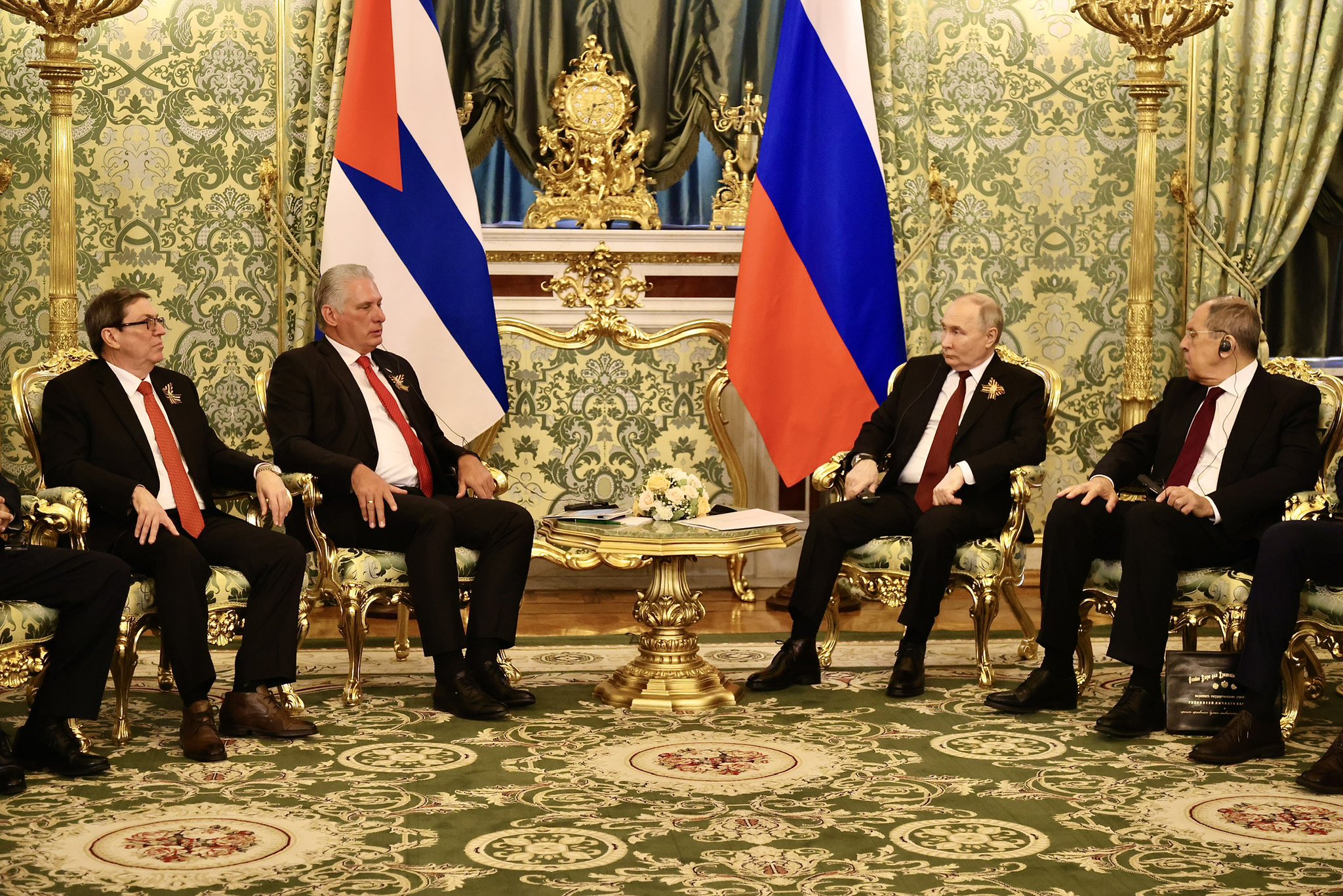 El presidente Miguel Díaz-Canel se reunió en Moscú con el mandatario Vladimir Putin