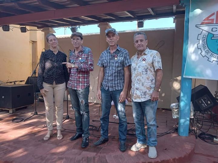 Entregada en Sancti Spíritus distinción Raúl Gómez García a tres reconocidos artistas del territorio