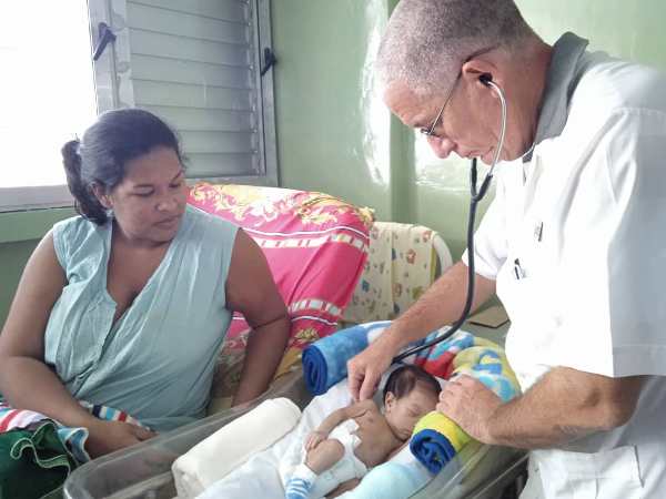 Doctor Manuel López Puentes: «La verdadera medicina  lleva el compromiso con el paciente»