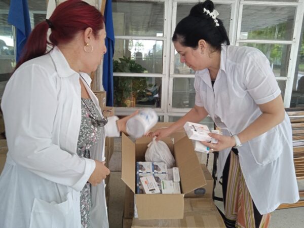 La ayuda incluyó la donación de fármacos para el tratamiento a pacientes psiquiátricos, deficitarios en el hospital en estos momentos. 