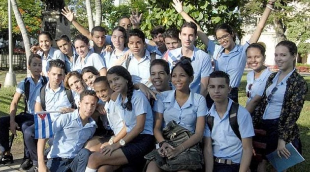 Dedicado al Día Internacional del Estudiante