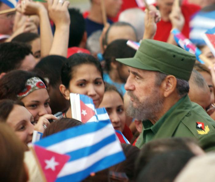 Fidel y la gente de pueblo