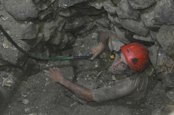 Rescatan a Fernando Herrera, quien cayó a un pozo de casi 15 metros (+Fotos)