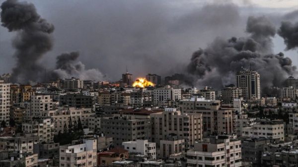 Cifra de palestinos muertos por ataques israelíes supera los 10.000 en Gaza