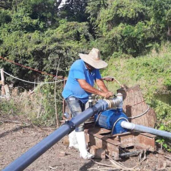 Con la instalación de los tubos desde la presa puede incrementarse el área a regar por encima del diseño. Foto: Eduardo Sicilia Hernández.