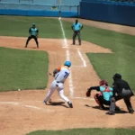 Gallos caen ante los Piratas en juego de despedida