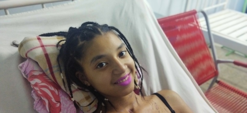 Tras más de 40 días en Terapia Intensiva, Haikana Meneses García, de apenas 16 años, logró vencer a la muerte. Foto Yosdany Morejón