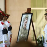 Ofrendas florales de Raúl y Díaz-Canel para Ramiro Valdés (+ fotos)