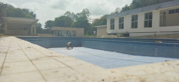 Lo más difícil hasta ahora ha sido adquirir los equipos para la modernización de la piscina
