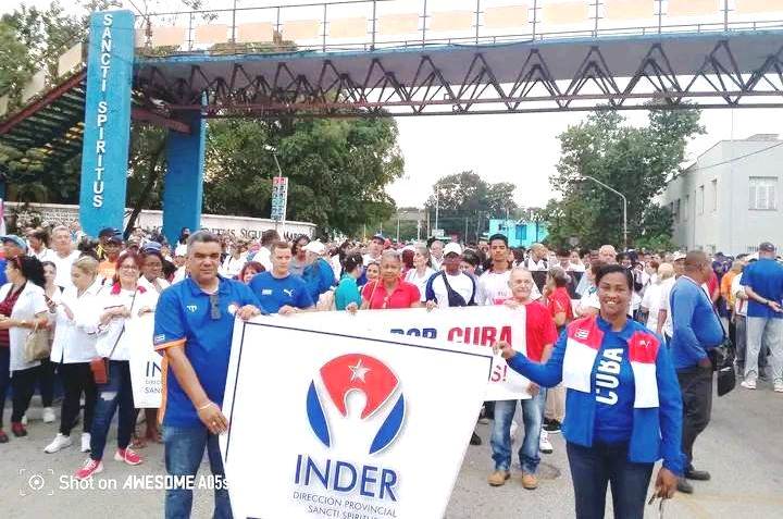 INDER de Sancti Spíritus marcha unido en apoyo a la causa de Palestina