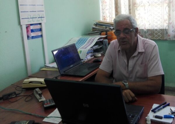 Ingeniero Saúl Rodríguez Pérez, encargado de la estrategia de desarrollo de esta Empresa de cemento Siguaney. Foto: Eduardo Sicilia Hernández.