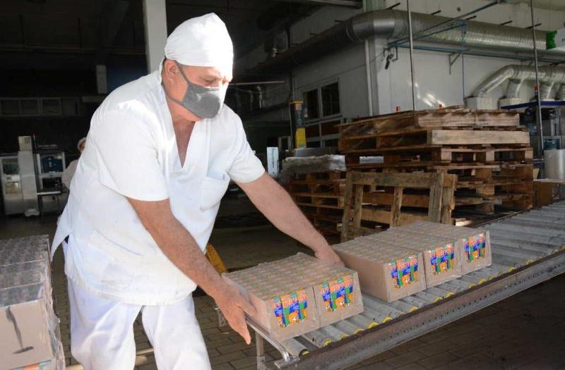 Fabrican en Sancti Spíritus la compota de la canasta familiar de todo el país