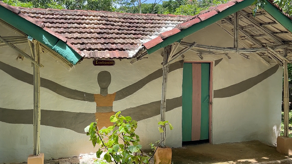 En las cabañas existentes en La Picadora pueden ser alojados hasta 12 turístas, quienes viven junto a los campesinos espirituanos por varios días. Foto: Wilber Zada.