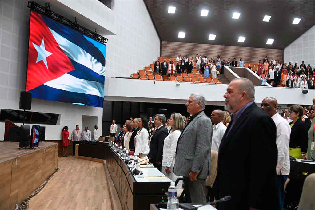 Presidente de Cuba asiste a inauguración de Congreso Pedagogía 2025