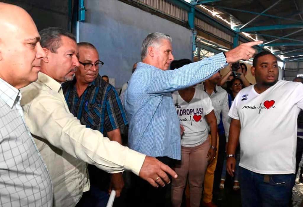 Díaz-Canel visita obras socioeconómicas en la capital de Cuba