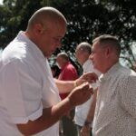 Reciben medalla Jesús Menéndez trabajadores destacados de la provincia