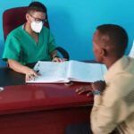 En África un médico espirituano ofrece su mano solidaria y salva vidas
