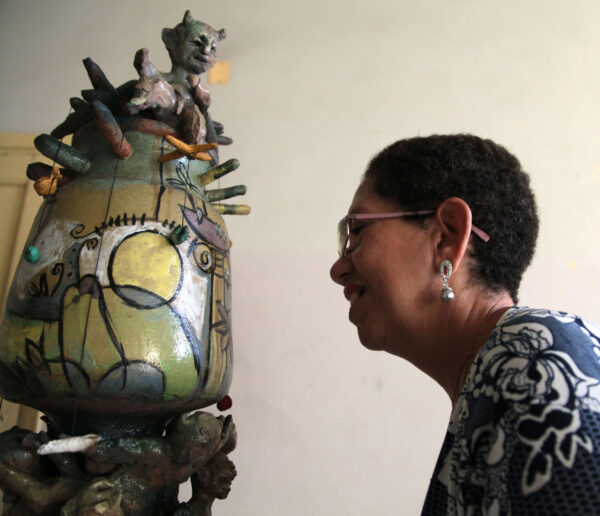 Unas treinta creaciones conforman la muestra Complicidad. Foto: Oscar Alfonso Sosa.