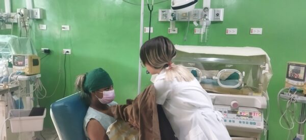 La sala tiene varios cubículos entre los que sobresalen el llamado de “piel a piel”, terapia intermedia, terapia intensiva y de aislamiento. Foto: Yosdany Morejón Ortega.
