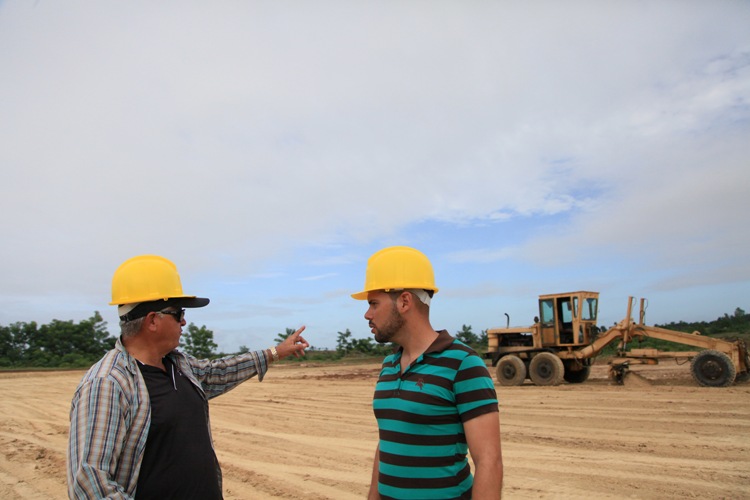 Constructores le toman el pulso a nuevo parque solar fotovoltaico