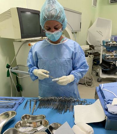 Actualmente en Belice, Olga Martha González se desempeña como enfermera instrumentista del Western Regional Hospital. Foto: Cortesía de la entrevistada.