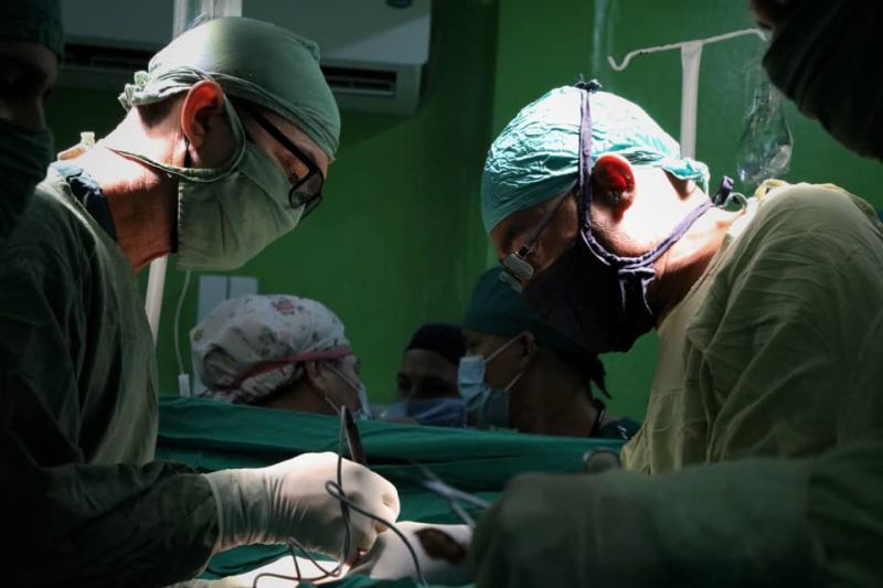 Los “guerreros” de batas blancas que salvan vidas