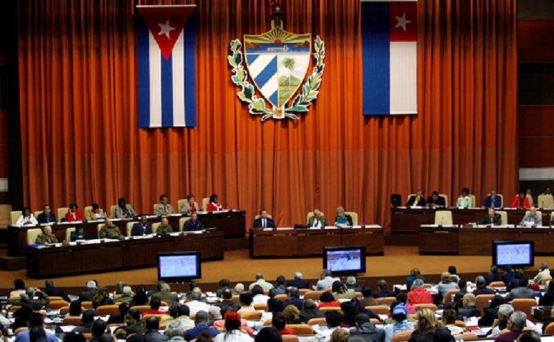 Reconocen alta presencia juvenil en Parlamento cubano