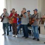 “El gallo que es fino y canta”