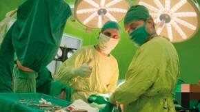 Pediátrico espirituano labora por consolidar servicio de cirugía por mínimo acceso