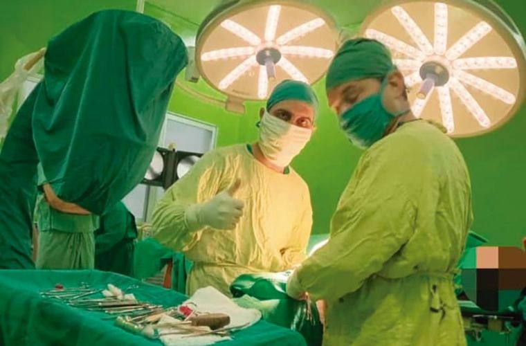 Pediátrico espirituano labora por consolidar servicio de cirugía por mínimo acceso